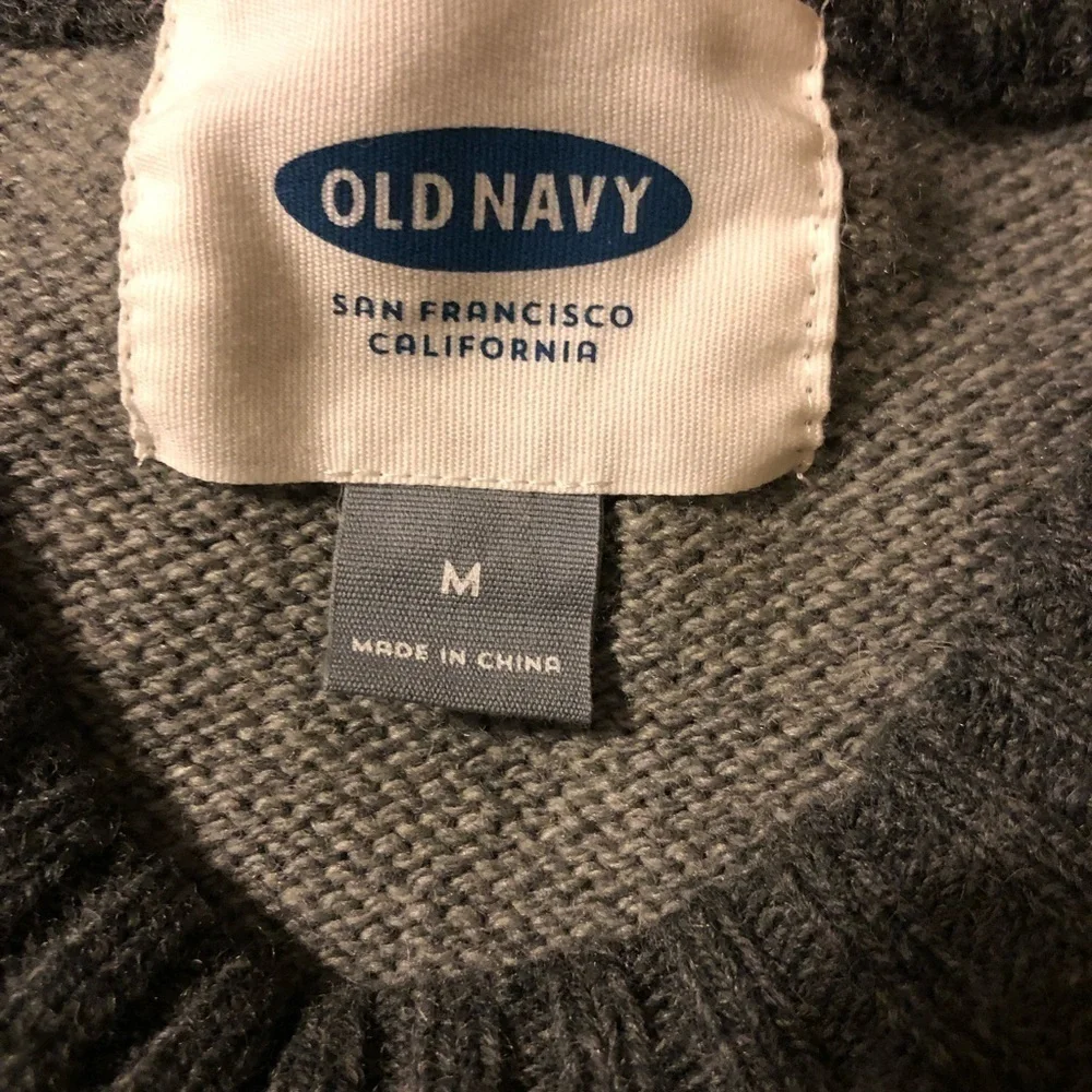 Old Navy sweater size M